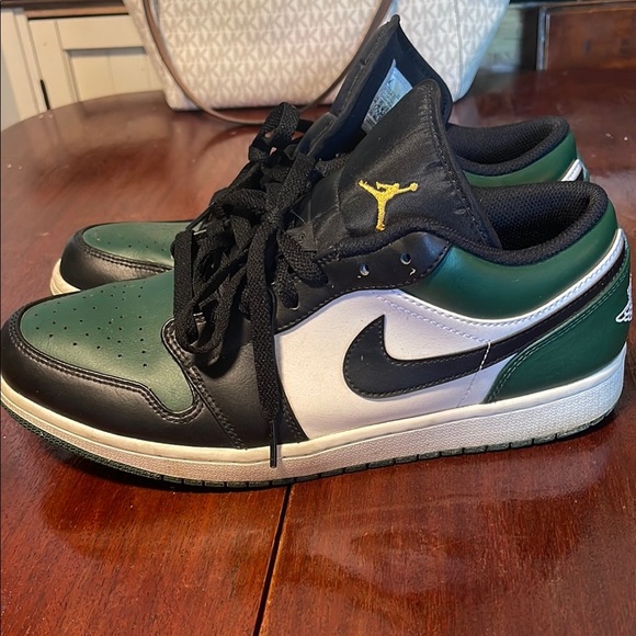 Nike Air Jordan Green and Black Low Tops - Picture 3 of 8